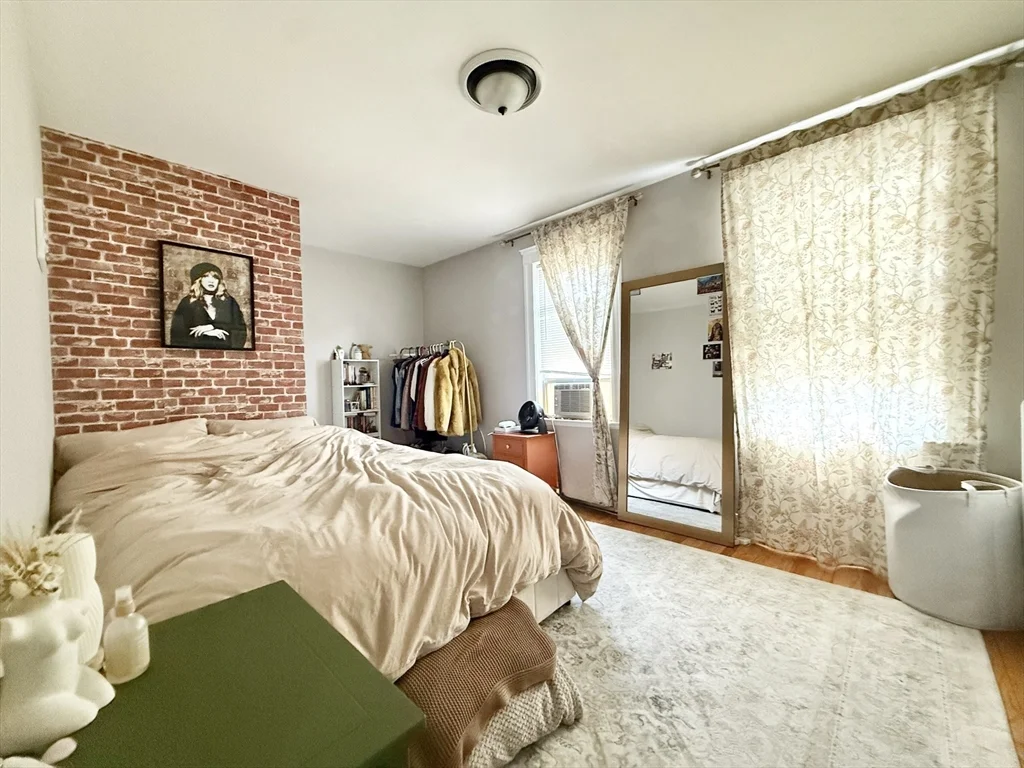 128 Lawrence St, Glenwood