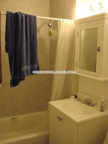5 bed, 2 bath apartment for rent at 59 Hillside St Unit 3, Mission Hill — photo 21 of 54