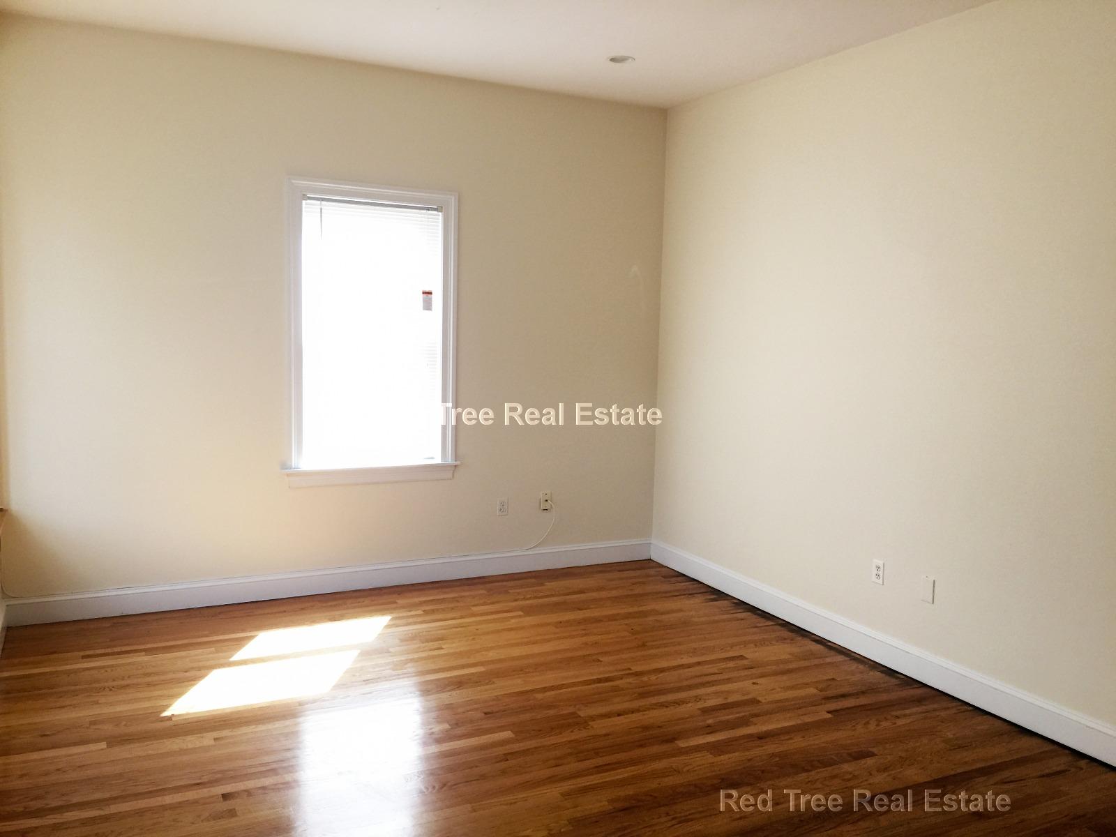 9 Gardner Tr, Allston