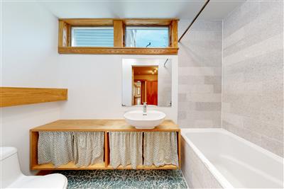 180 Columbia St, The Port