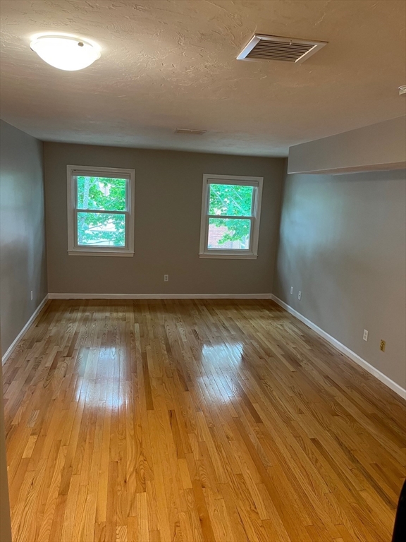 15 Church St, Natick