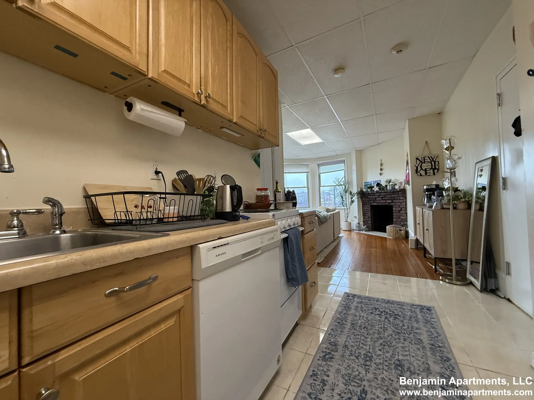 879 Beacon St, Fenway