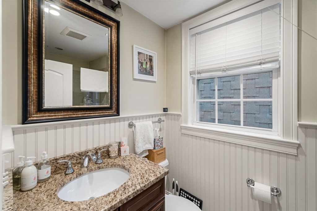 192 W 6th St, South Boston