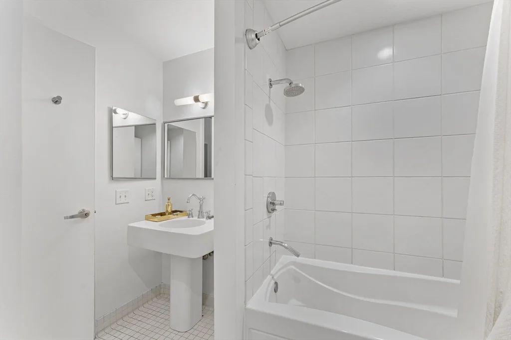 88 Kingston St, Midtown