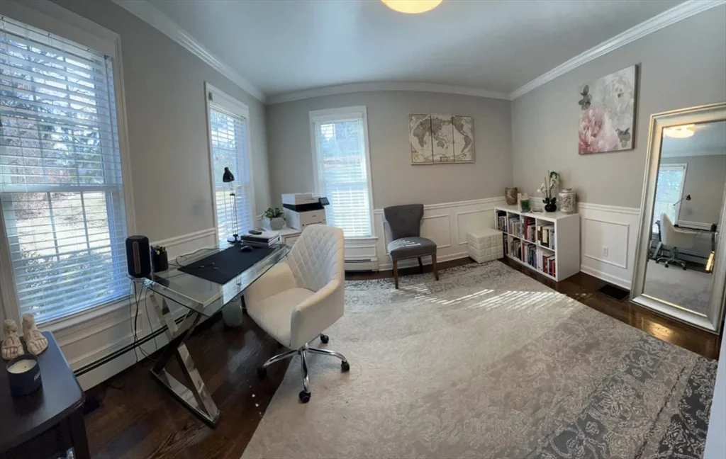 21 Shubert Rd, East Weymouth