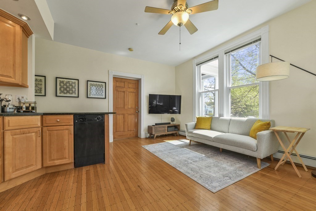 156 Sycamore St, Winter Hill