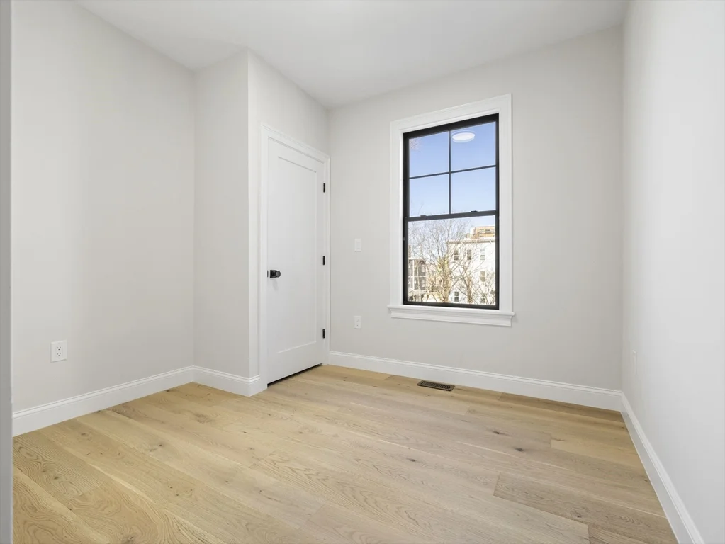 48 Woodward St, South Boston