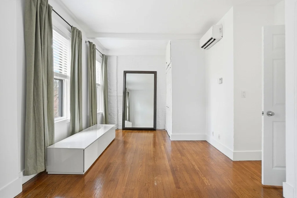 191 Warren Ave, South End