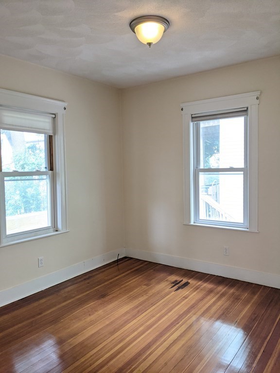 50 Lambert St, Medford