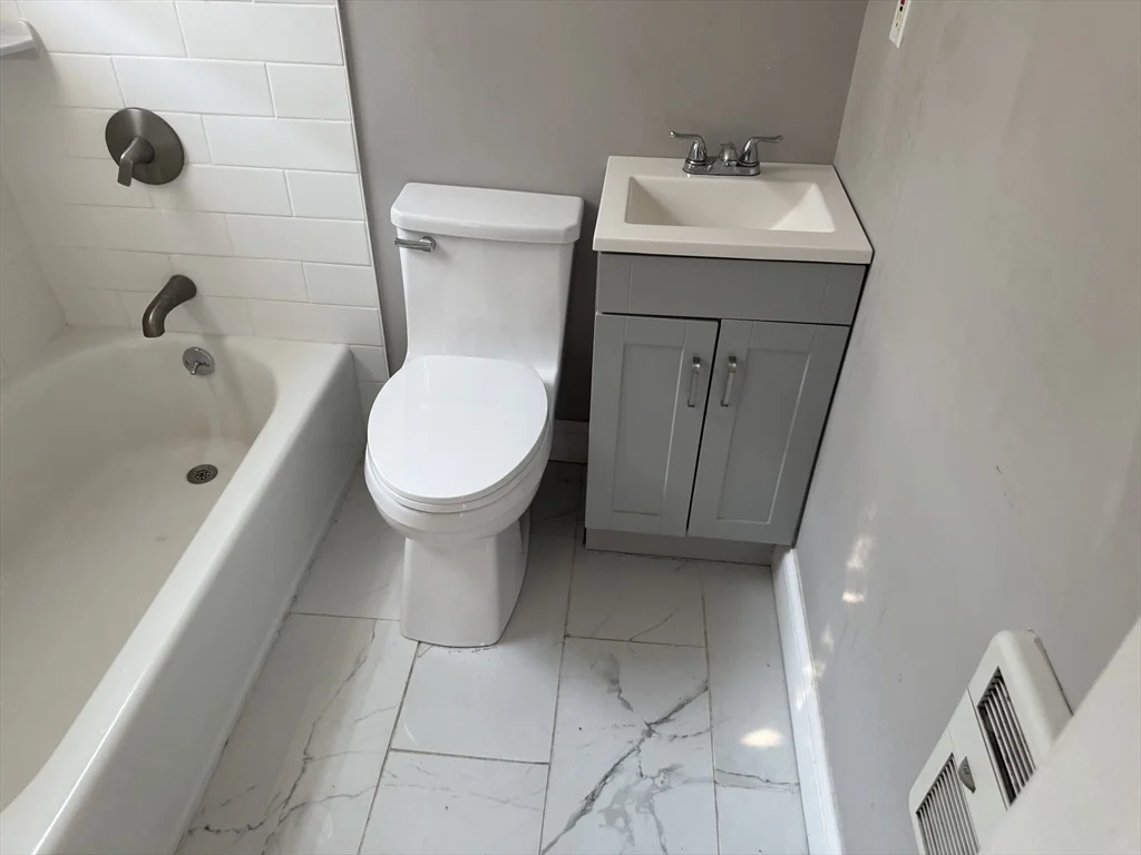 62 Greenwich St, Dorchester