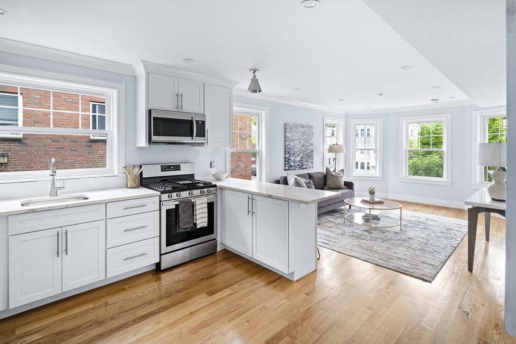 650 Hyde Park Ave, Roslindale