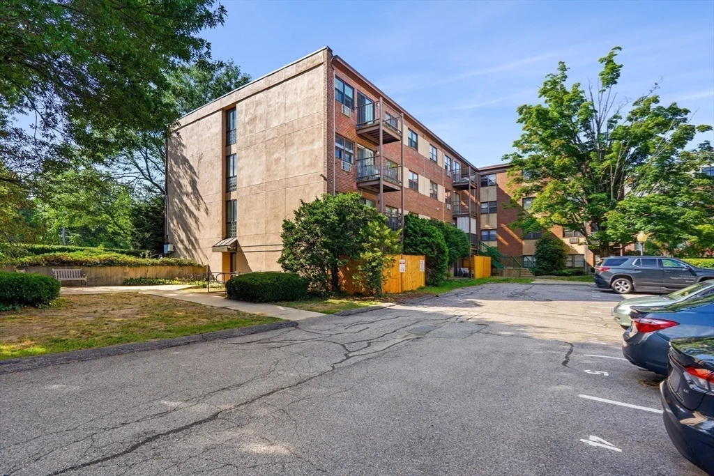 4925 Washington St, West Roxbury