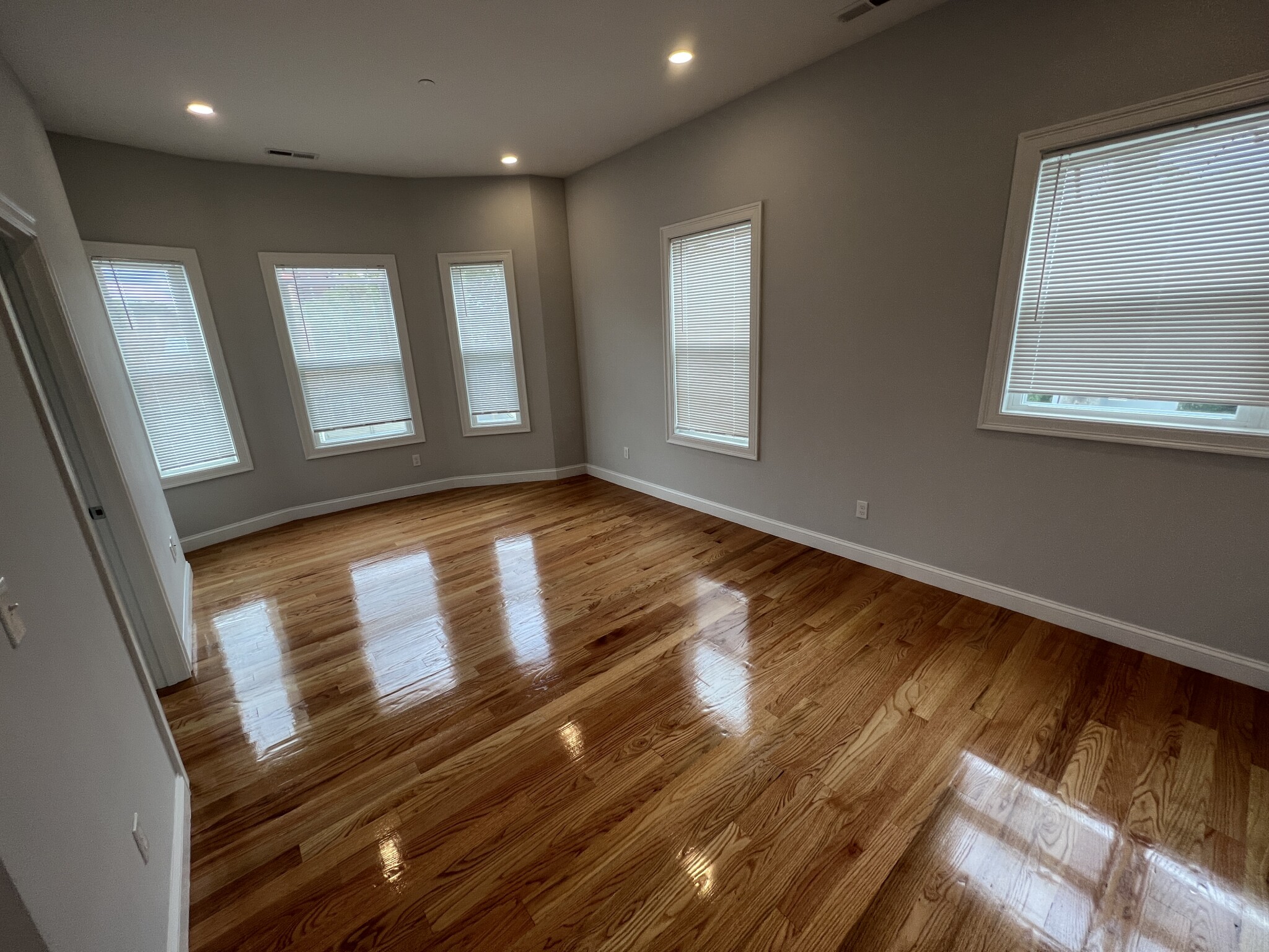 126 Cross St, East Somerville