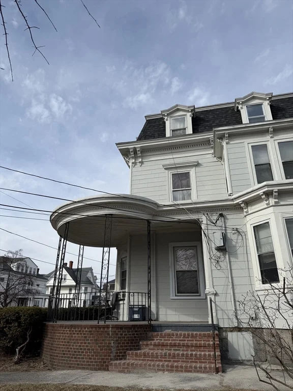 229 Jackson St, Lawrence