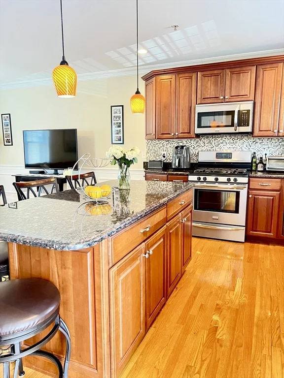 75 Brackett St, Quincy