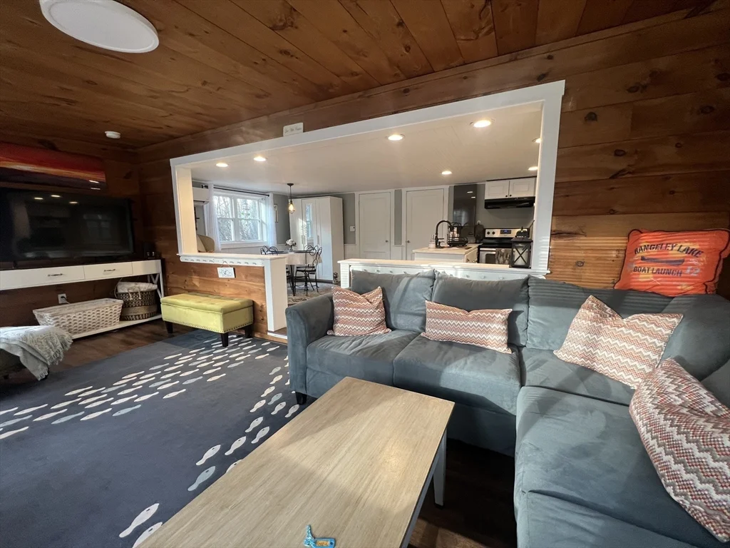 50 Browning Pond Cir, North Spencer