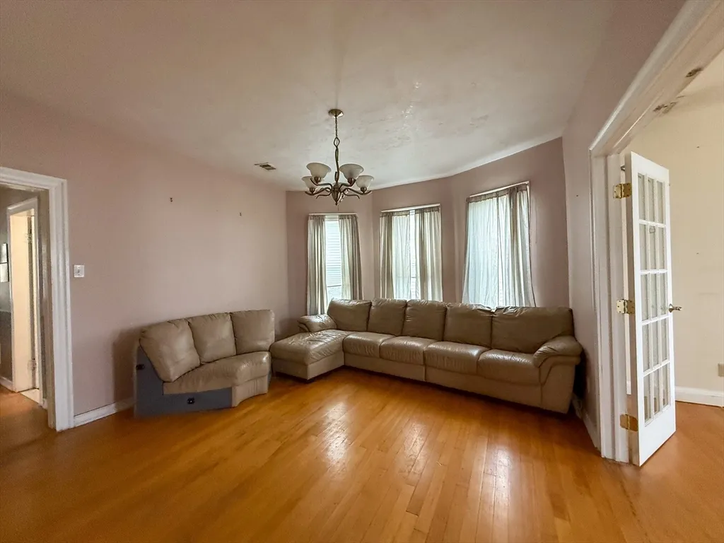 56 Bowdoin St, Medford