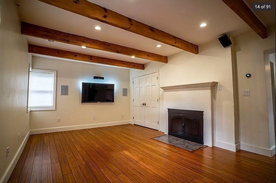 52 Lake Shore Dr S, Westford