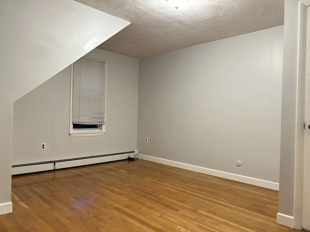318 Granite St, Quincy