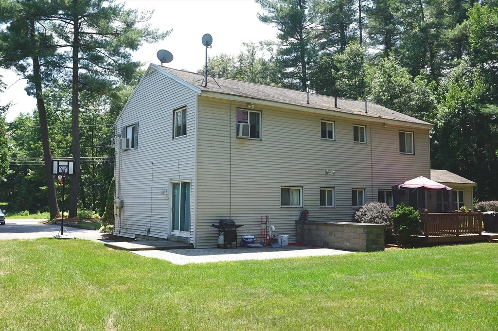 273 Forge Village Rd, Groton