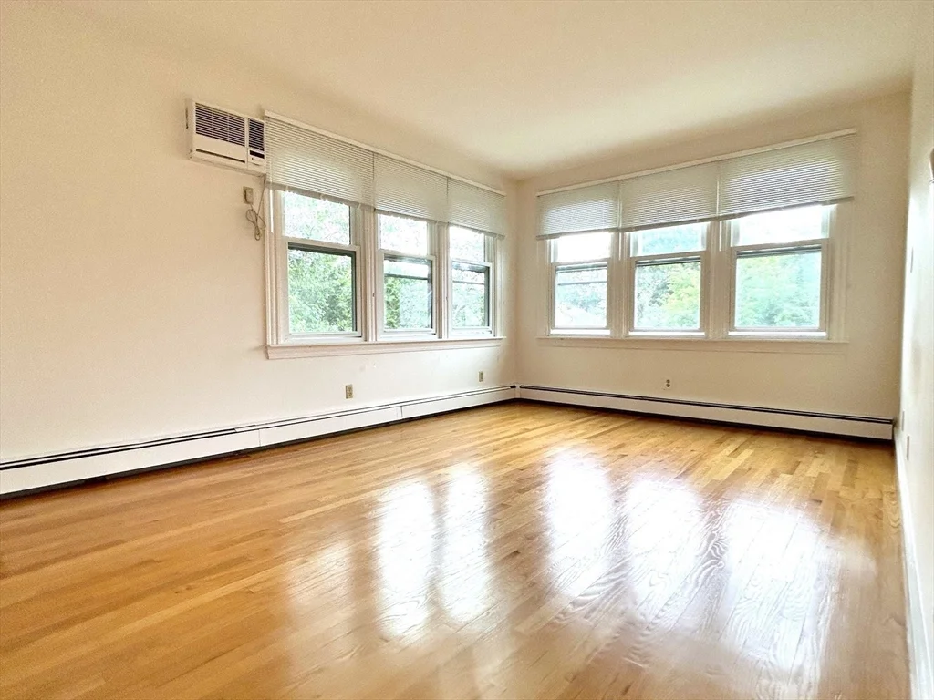 82 Stearns Rd, Coolidge Corner