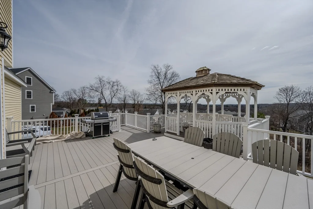 9 Kettle Way, Dracut