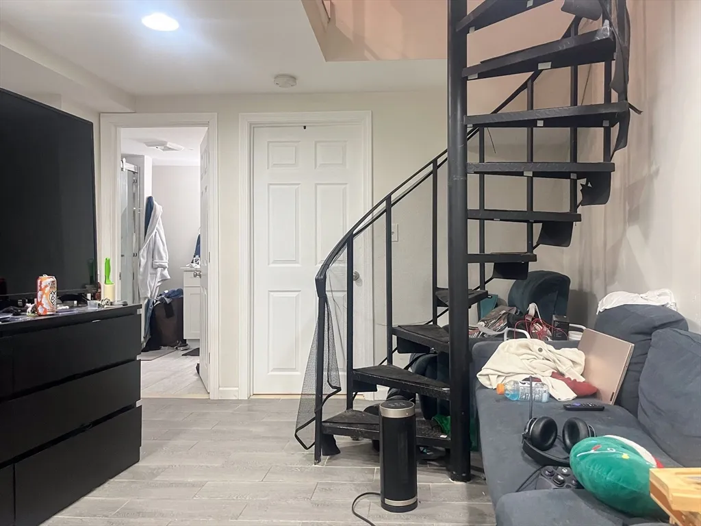 86 W 3rd St, South Boston