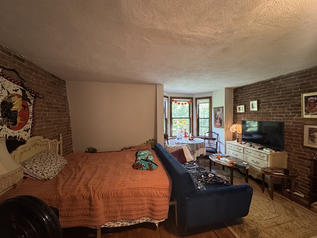 10 Wellington, South End