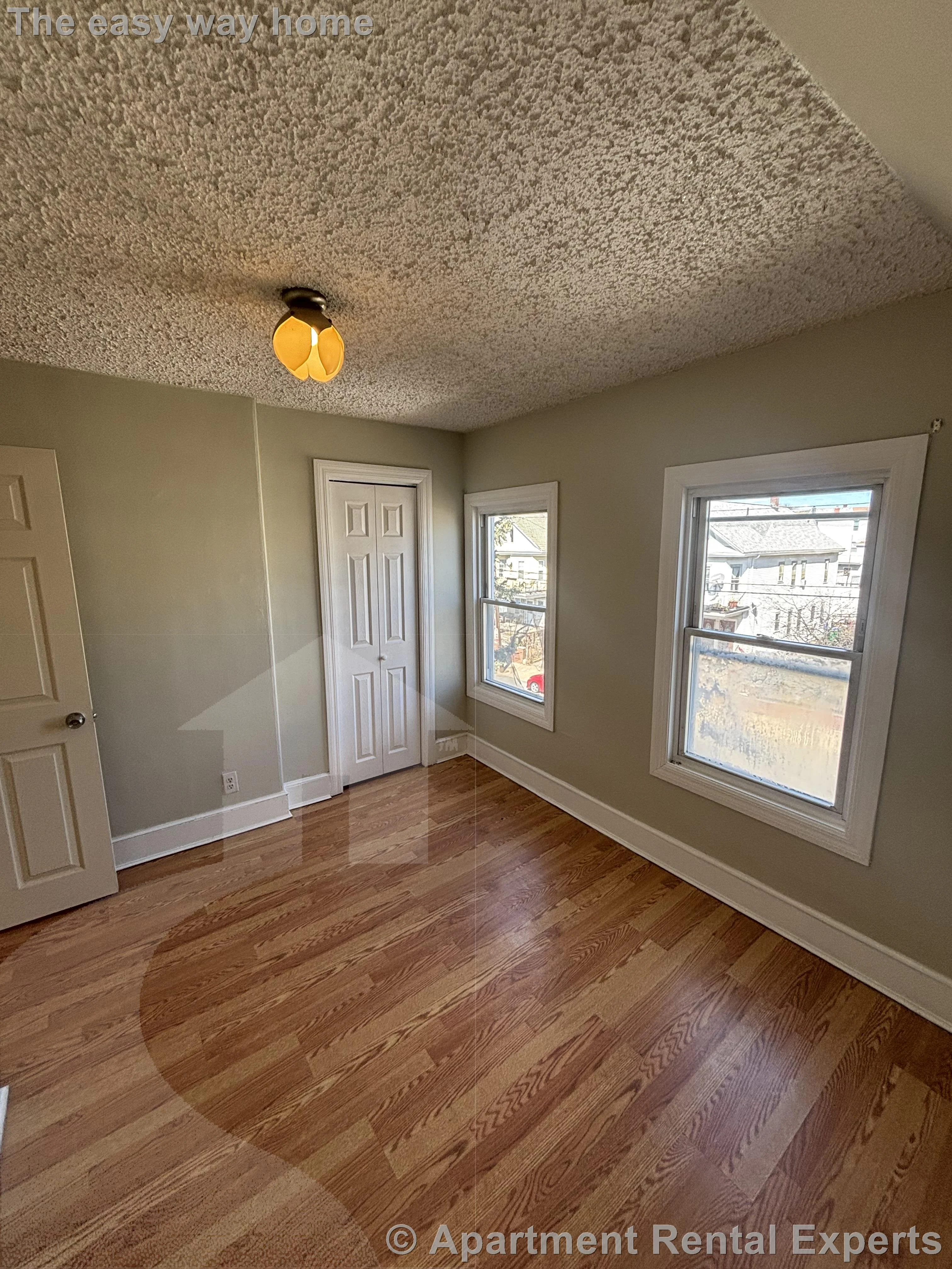 569 Main St, Magoun Square