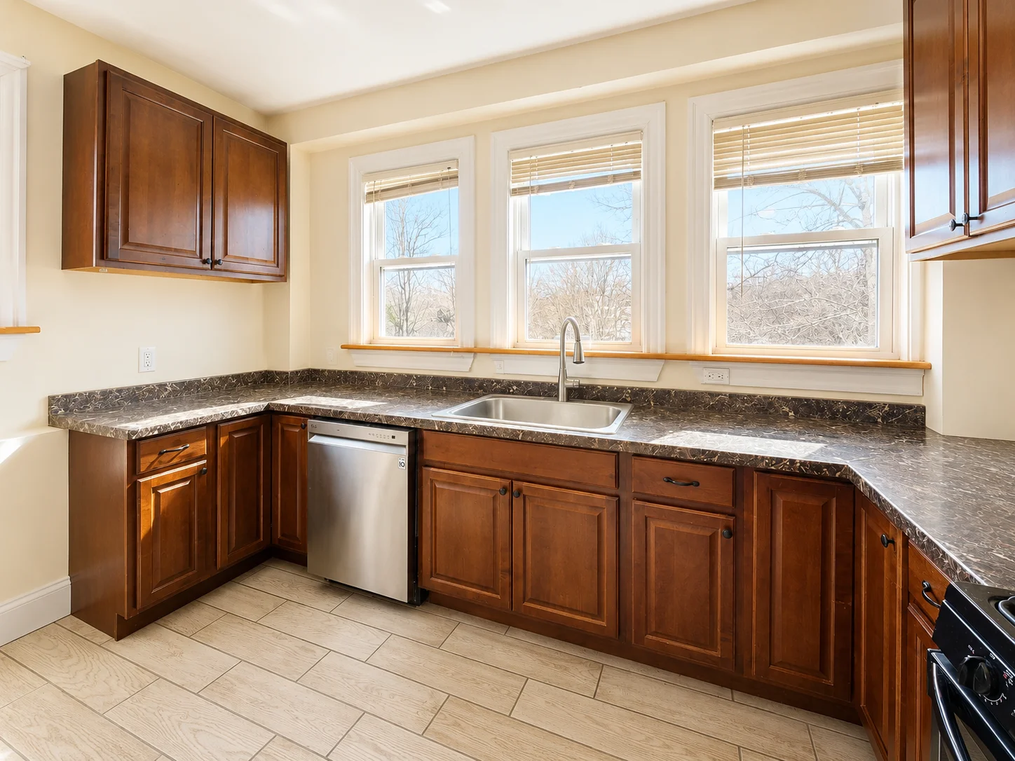 28 Cornwall St, Jamaica Plain