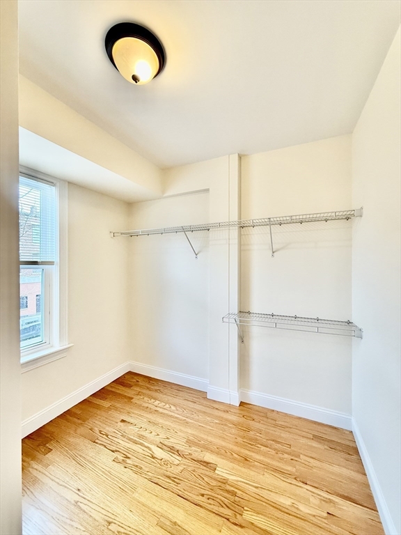 724 Cambridge St, Wellington-Harrington