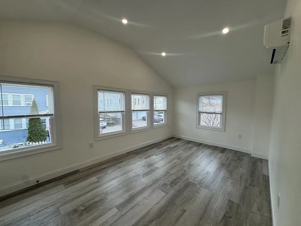 16 Adams St, Hyde Park