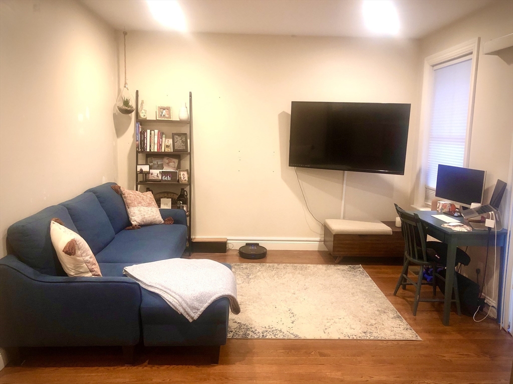 322 Athens, South Boston