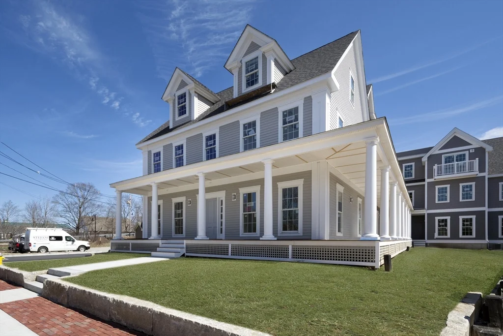 50 Country Way, Scituate