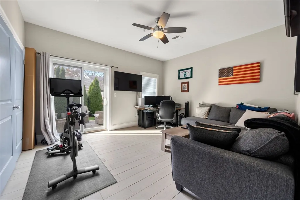 30 Park St, Fields Corner East