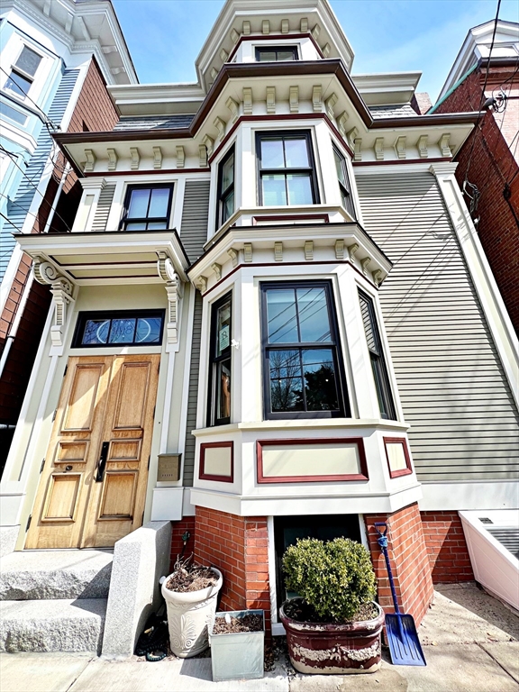 418 Sumner St, East Boston