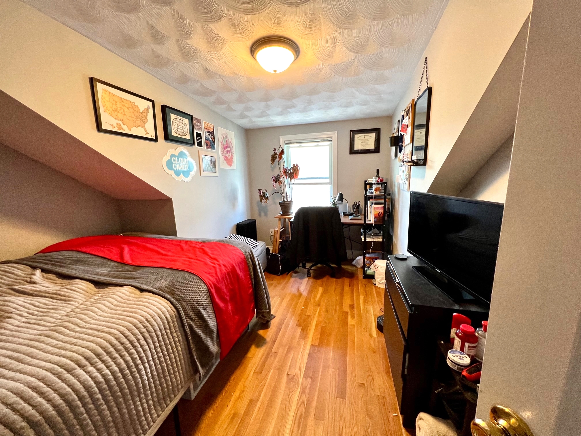 37 Sterling St, West Somerville