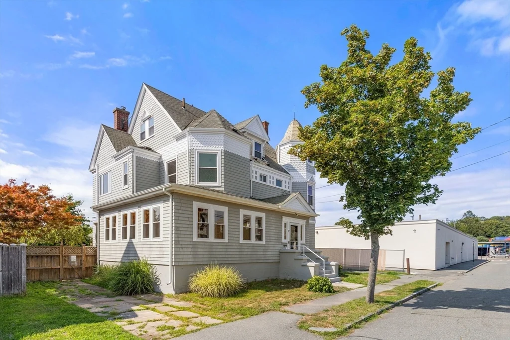 17 Shirley St, Quincy