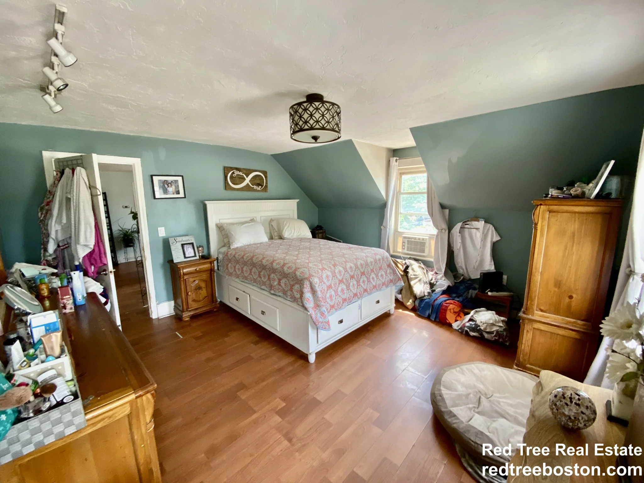 335 Baker St, West Roxbury