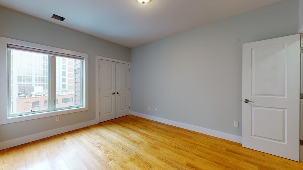 41 W 2nd St, South Boston