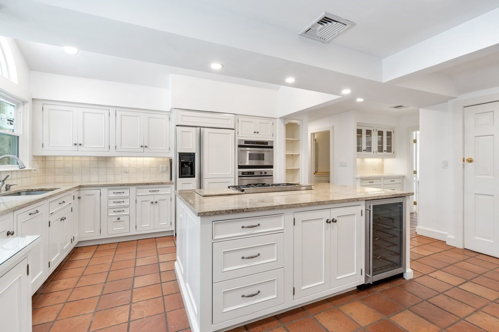 124 Rangeley Rd, Chestnut Hill