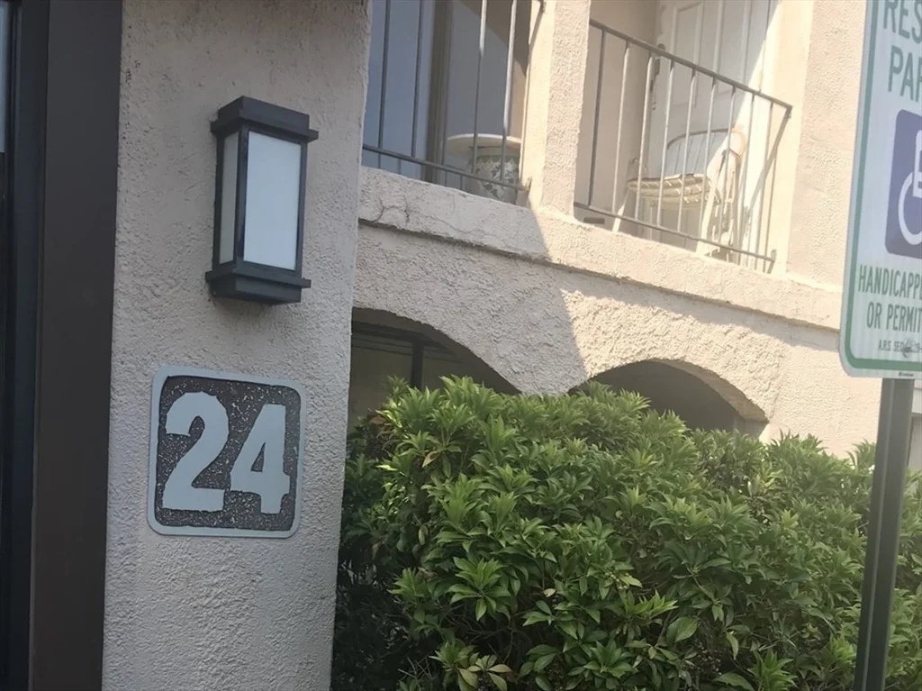 685 Oak St, Brockton