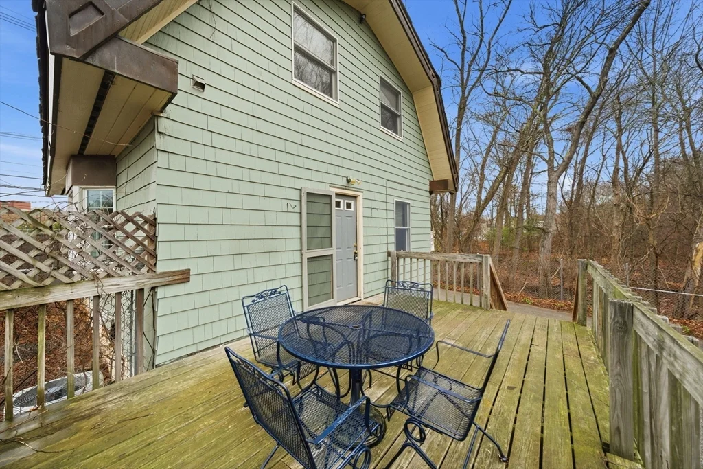 184 Park St, North Reading