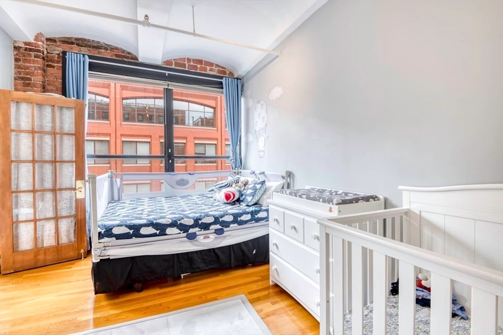 121 Beach St, Leather District