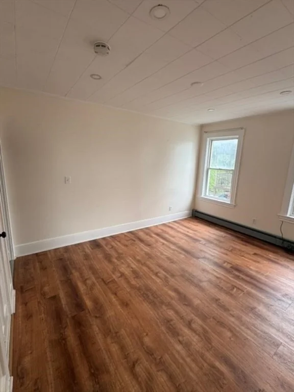 242 Pine St, Gardner