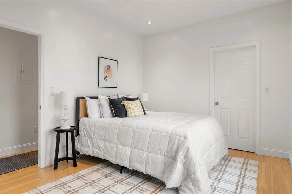 178 Hyde Park Ave, Jamaica Plain