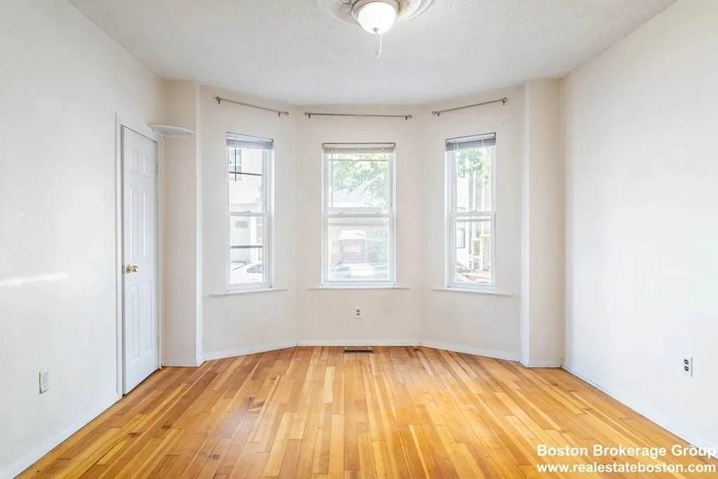 20 Howell St, Dorchester