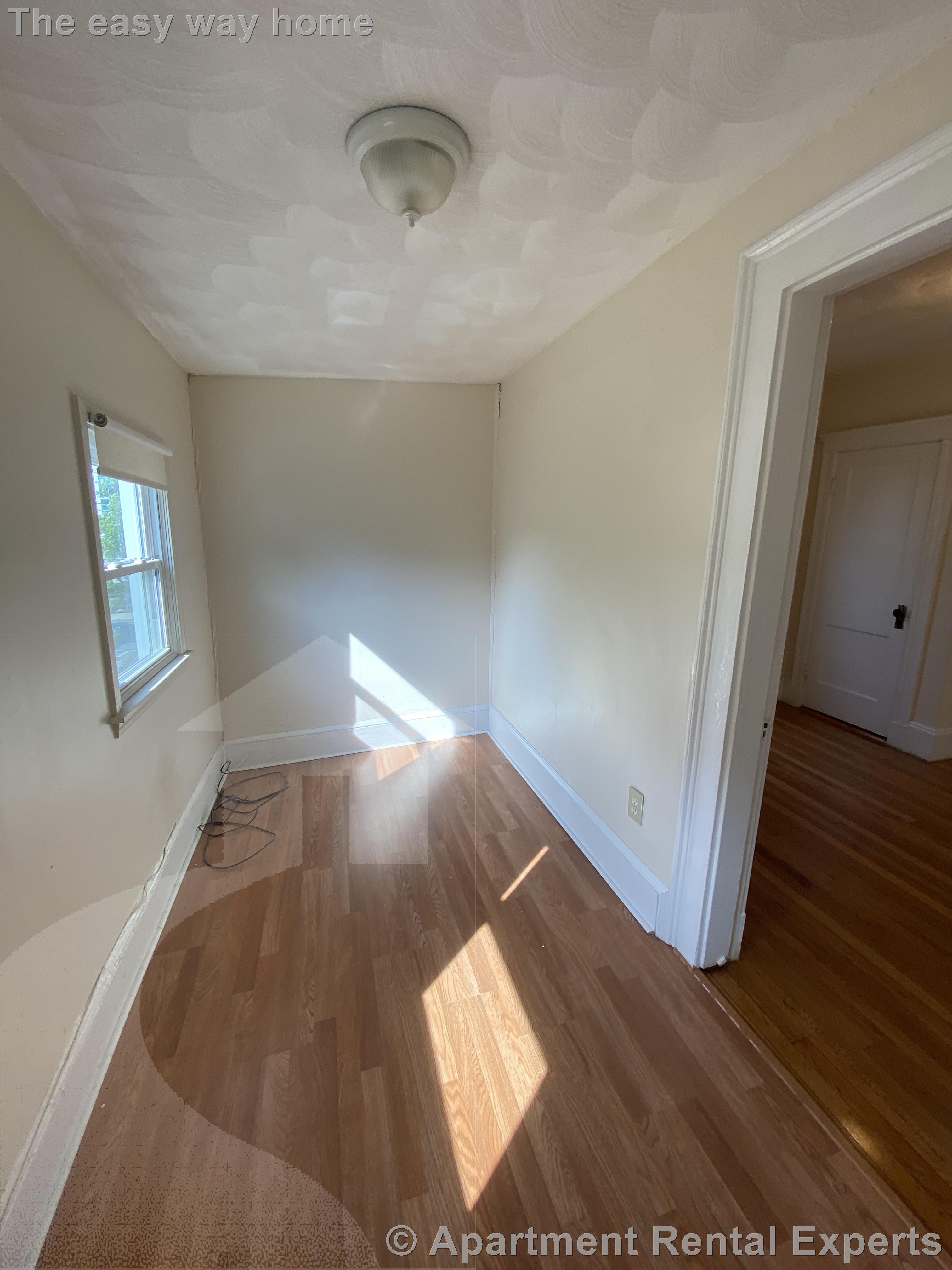 10 Pinkham Rd, Tufts