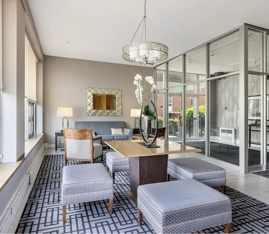 20 Hammond Pond Pkwa, Chestnut Hill