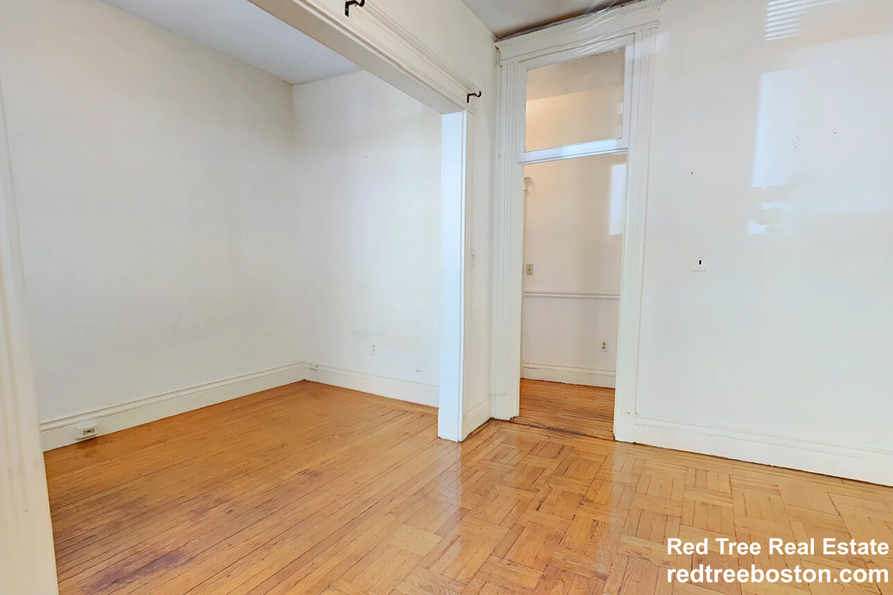 32 Queensberry St, Fenway